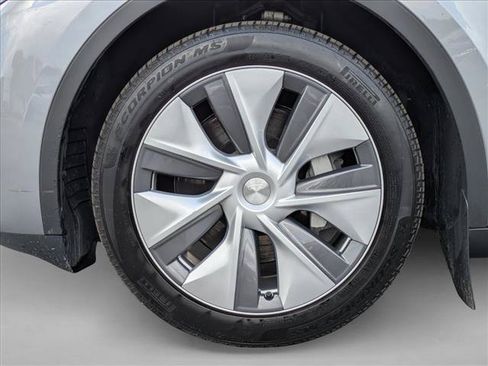 Used 2024 Tesla Model Y Long Range AWD/4WD image 27