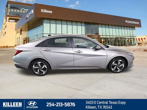 Used 2023 Hyundai Elantra SEL w/ Convenience Package FWD image 7