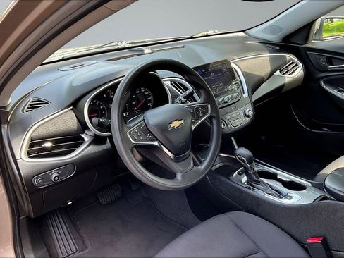 Used 2024 Chevrolet Malibu LT FWD image 16