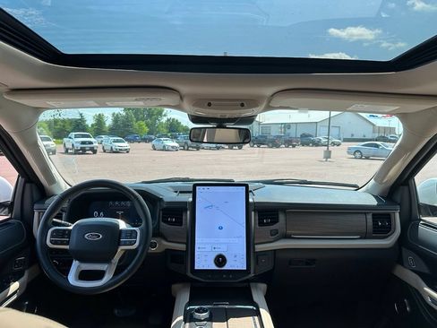 Used 2024 Ford Expedition Limited AWD/4WD image 27