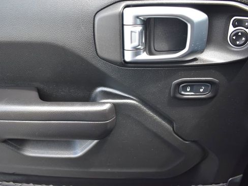 Used 2020 Jeep Wrangler Rubicon w/ LED Lighting Group AWD/4WD image 16