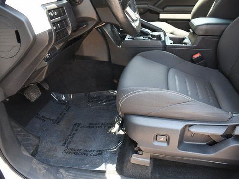 Certified 2024 Toyota Tacoma TRD Off-Road AWD/4WD image 15