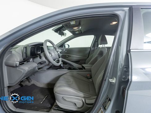 Used 2021 Hyundai Elantra SEL image 11