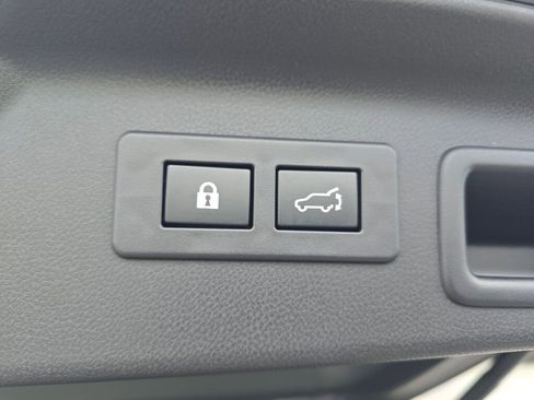 Used 2025 Subaru Forester Limited image 12