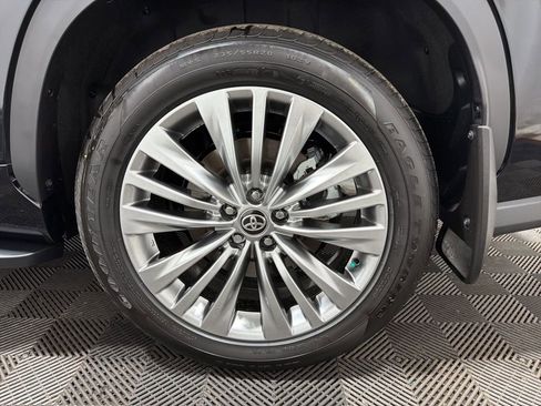 Used 2026 Toyota Highlander Platinum AWD/4WD image 34