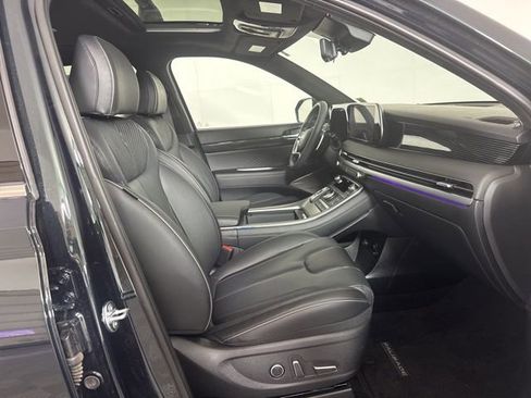 Used 2025 Hyundai Palisade Calligraphy image 4