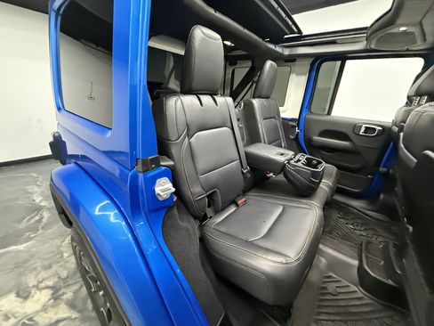 Used 2024 Jeep Wrangler Unlimited Sahara w/ Technology Group image 26