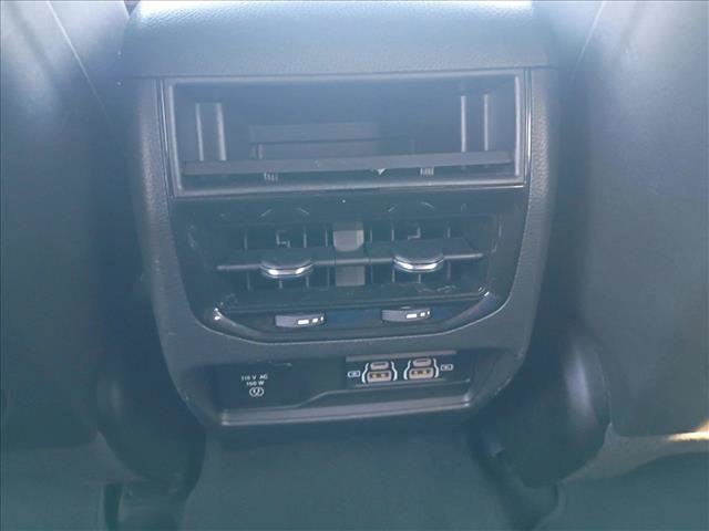 Used 2023 Jeep Grand Cherokee Altitude AWD/4WD image 16