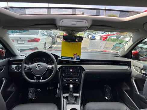 Used 2022 Volkswagen Passat 2.0T SE FWD image 50