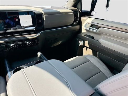 Used 2024 GMC Sierra 2500 SLT w/ SLT Premium Package image 23