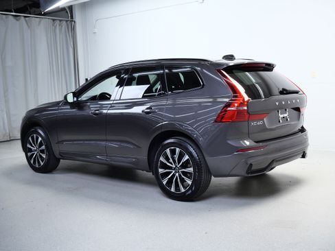 Used 2025 Volvo XC60 B5 Core AWD/4WD image 11