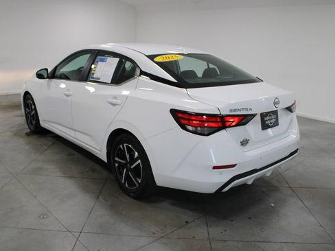Used 2025 Nissan Sentra SV FWD image 7