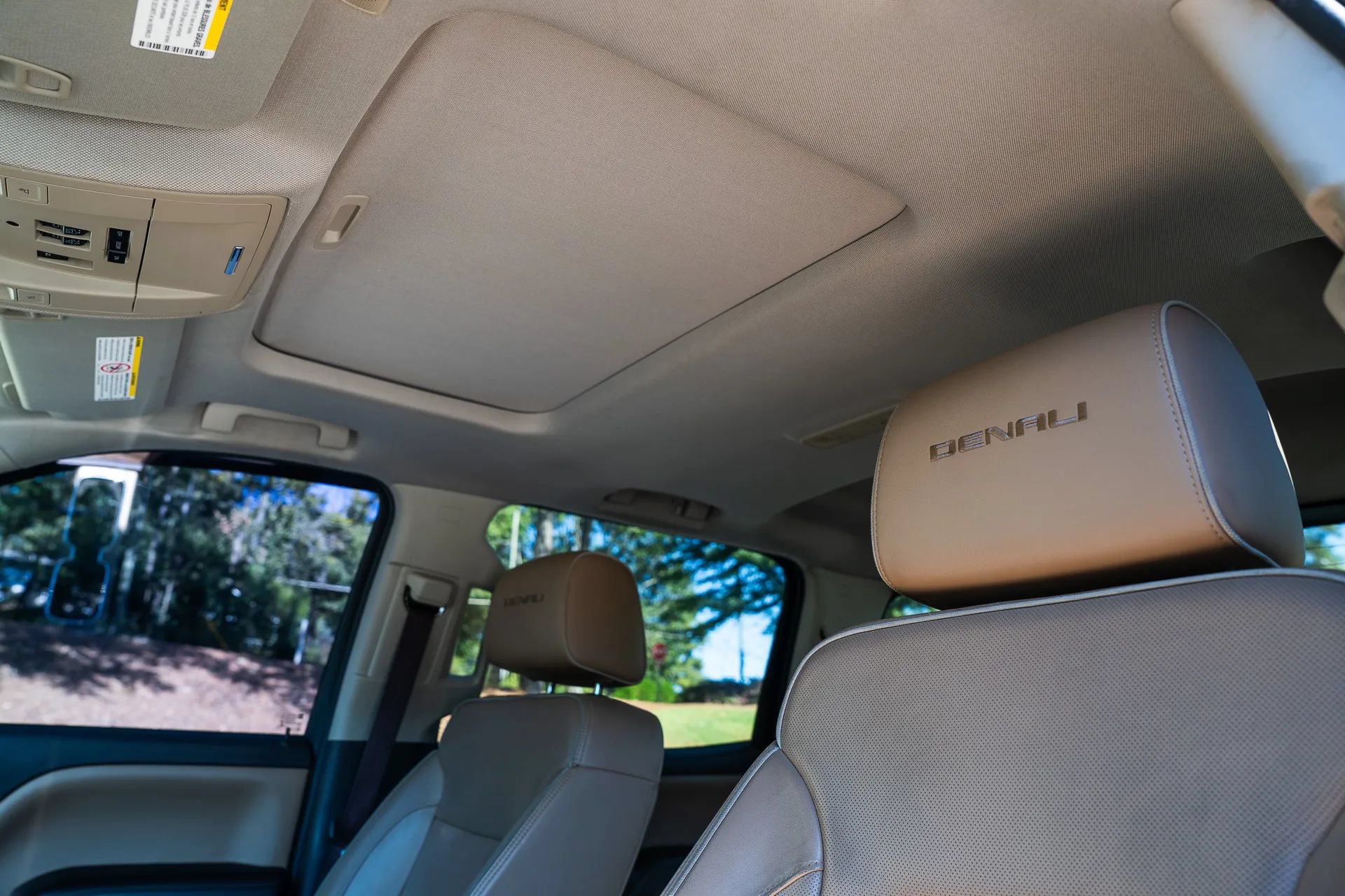 Used 2018 GMC Sierra 2500 Denali w/ Duramax Plus Package AWD/4WD image 19