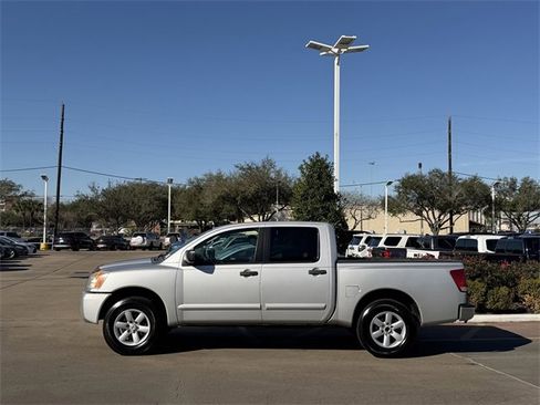 Used 2012 Nissan Titan SV w/ SV Value Truck Pkg image 4