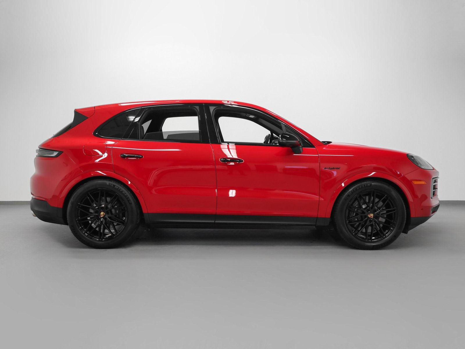 Certified 2025 Porsche Cayenne E-Hybrid AWD/4WD image 13