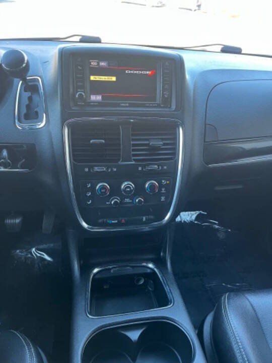 Used 2014 Dodge Grand Caravan SXT FWD image 10