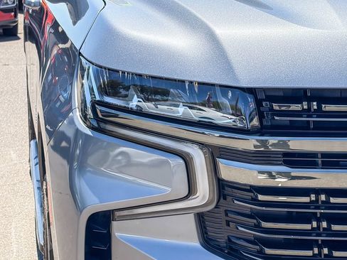 Used 2022 Chevrolet Tahoe RST w/ Luxury Package AWD/4WD image 7