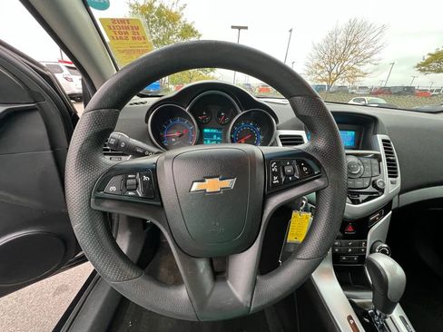 Used 2015 Chevrolet Cruze LT image 35