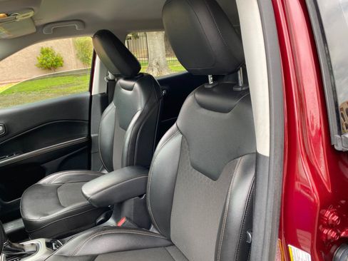 Used 2021 Jeep Compass Latitude FWD image 26