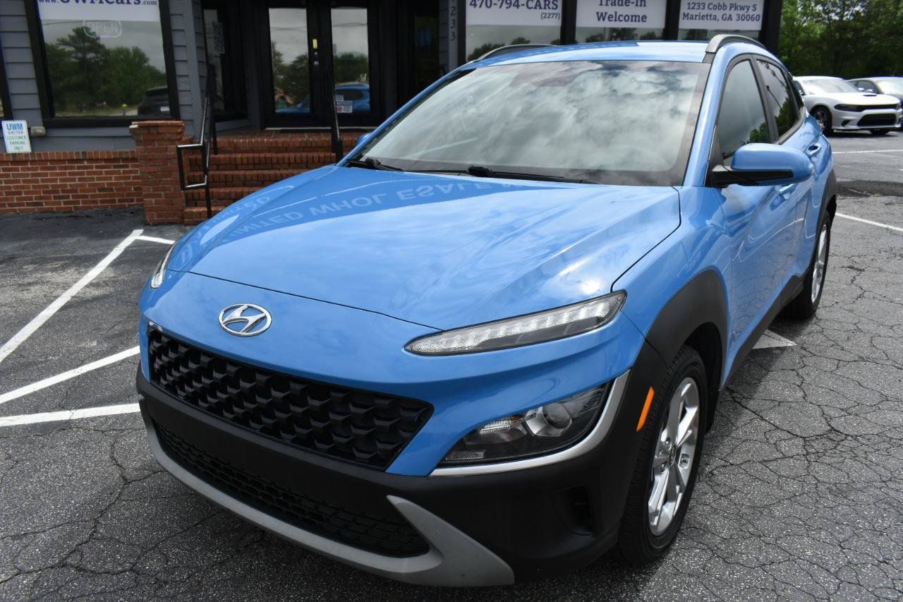 Used 2022 Hyundai Kona SEL w/ Cargo Package FWD image 2