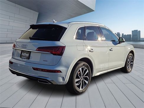 Certified 2025 Audi Q5 2.0T Premium Plus w/ Premium Plus Package image 6