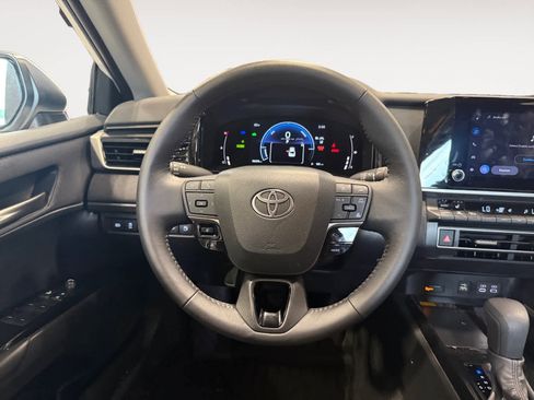 Used 2026 Toyota Camry LE w/ Convenience Package FWD image 13