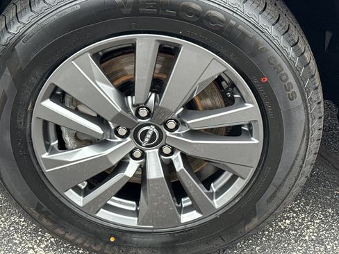 Certified 2024 Nissan Pathfinder SV image 9