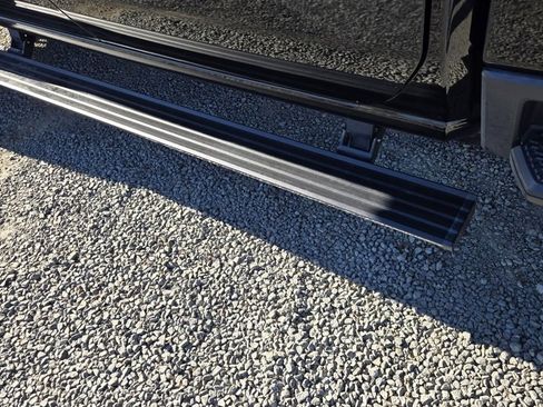 Used 2022 GMC Sierra 3500 Denali w/ Denali Ultimate Package image 13