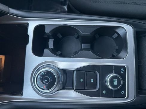 Used 2021 Ford Explorer XLT image 29