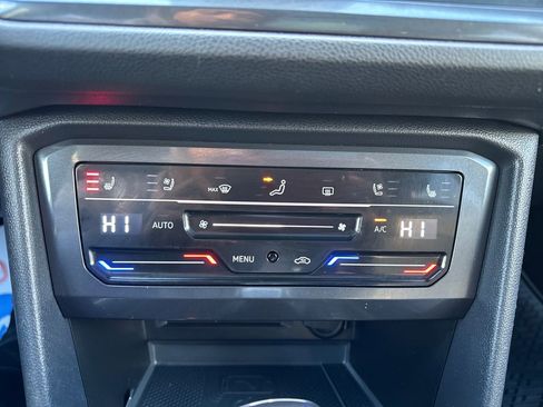 Used 2022 Volkswagen Tiguan SEL R-Line image 11