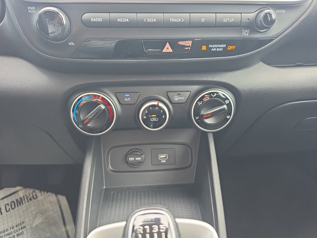 Used 2020 Hyundai Venue SE FWD image 13