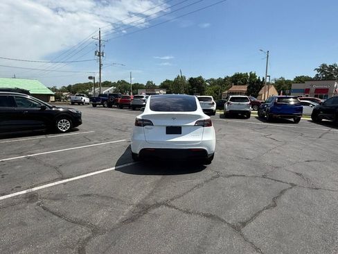Used 2021 Tesla Model Y Long Range AWD/4WD image 12