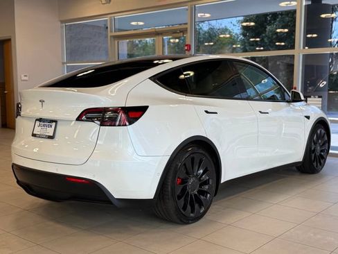 Used 2022 Tesla Model Y Performance AWD/4WD image 12