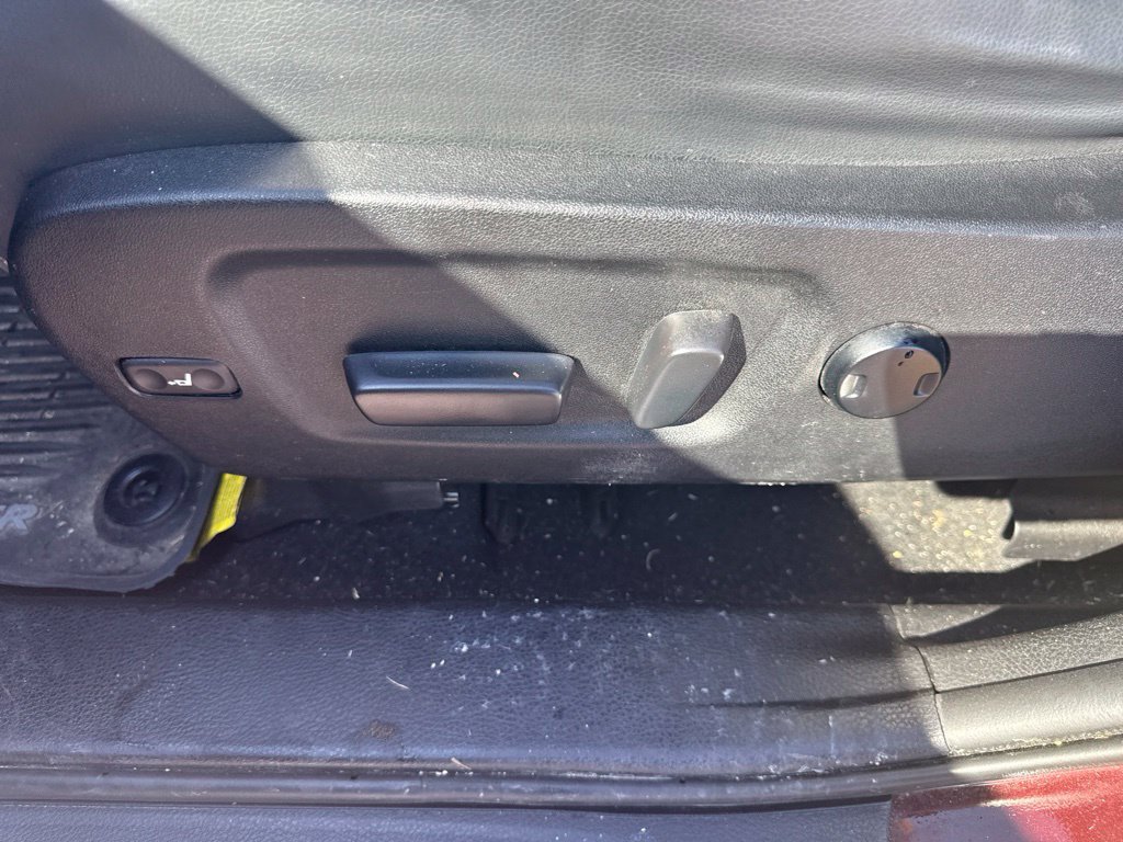 Used 2019 Toyota Highlander XLE AWD/4WD image 30