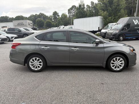 Used 2019 Nissan Sentra SV FWD image 9