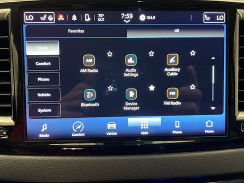 Used 2024 Chrysler Pacifica Touring-L FWD image 71