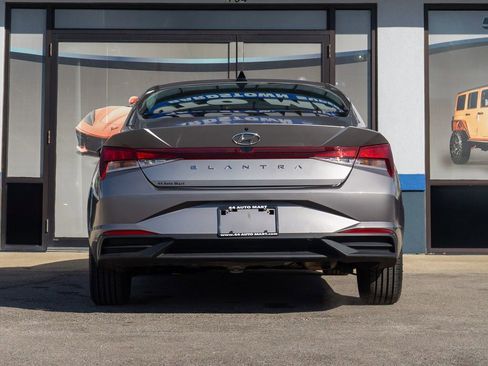 Used 2023 Hyundai Elantra SEL image 6
