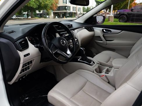 Used 2020 Nissan Rogue Sport SL w/ Premium Package FWD image 20