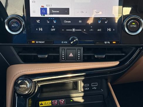 Used 2024 Lexus NX 350 AWD image 19