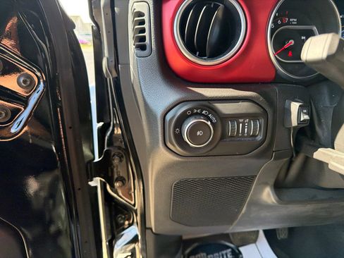 Used 2021 Jeep Wrangler Rubicon AWD/4WD image 5