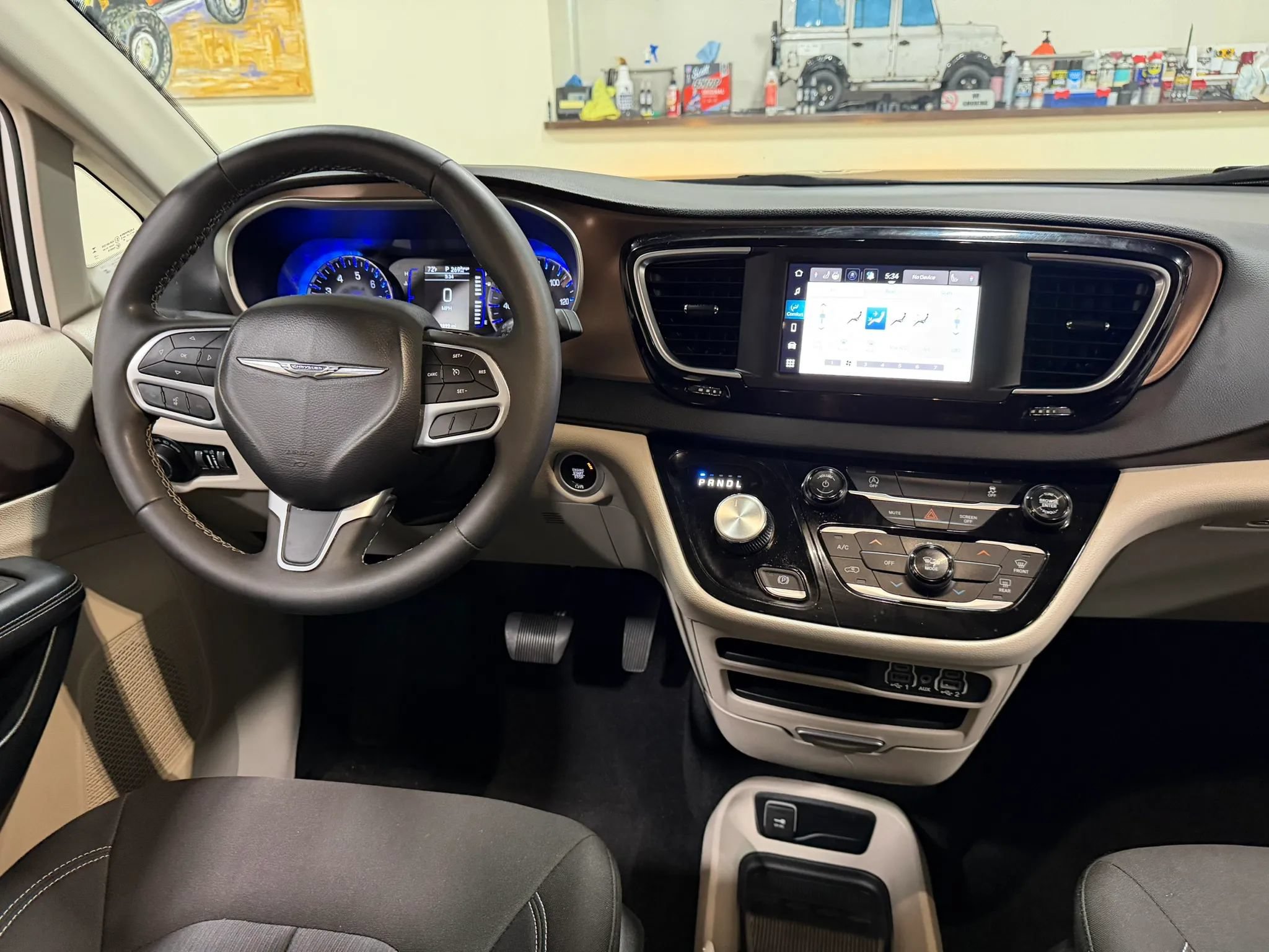 Used 2023 Chrysler Voyager LX FWD image 47