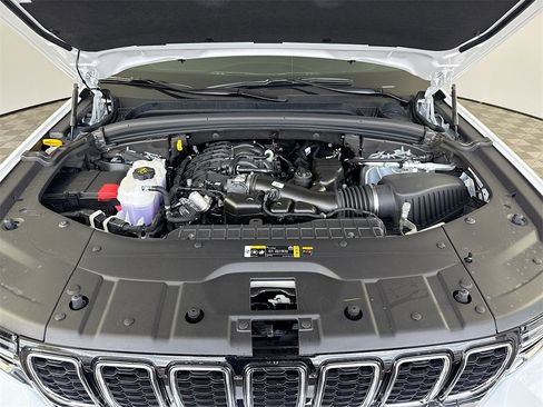 New 2025 Jeep Grand Cherokee Limited image 33