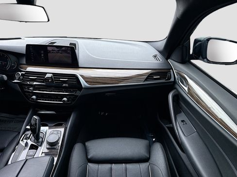Used 2019 BMW 540i RWD image 18