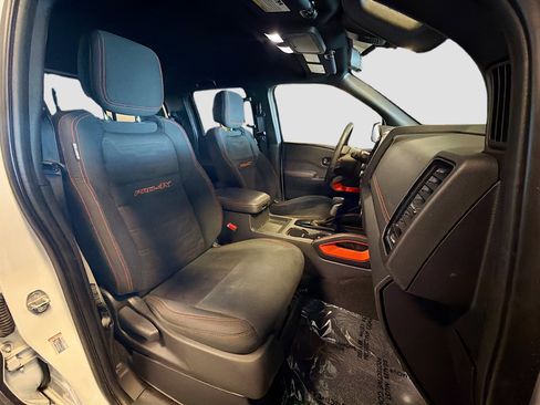 Used 2022 Nissan Frontier PRO-4X w/ Technology Package image 30