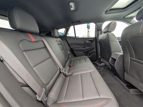 Used 2025 Chevrolet Trax RS w/ Sunroof Package image 41