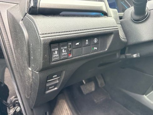 Used 2023 Honda Odyssey Touring image 19