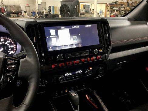 Used 2025 Nissan Frontier PRO-4X w/ Pro Convenience Package AWD/4WD image 6