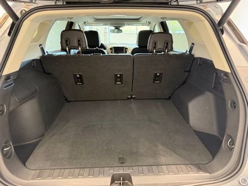 Used 2018 GMC Terrain Denali w/ Advanced Safety Package AWD/4WD image 8