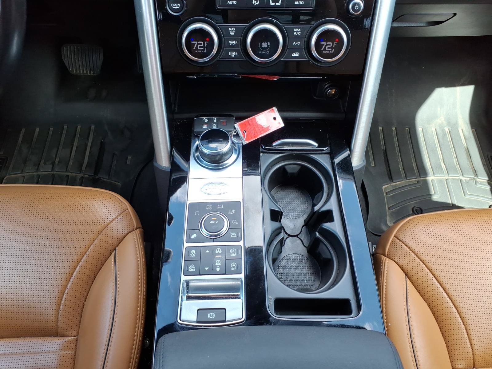 Used 2017 Land Rover Discovery HSE AWD/4WD image 17