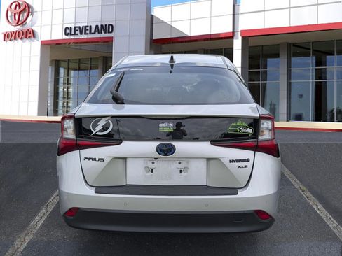 Used 2022 Toyota Prius FWD image 6
